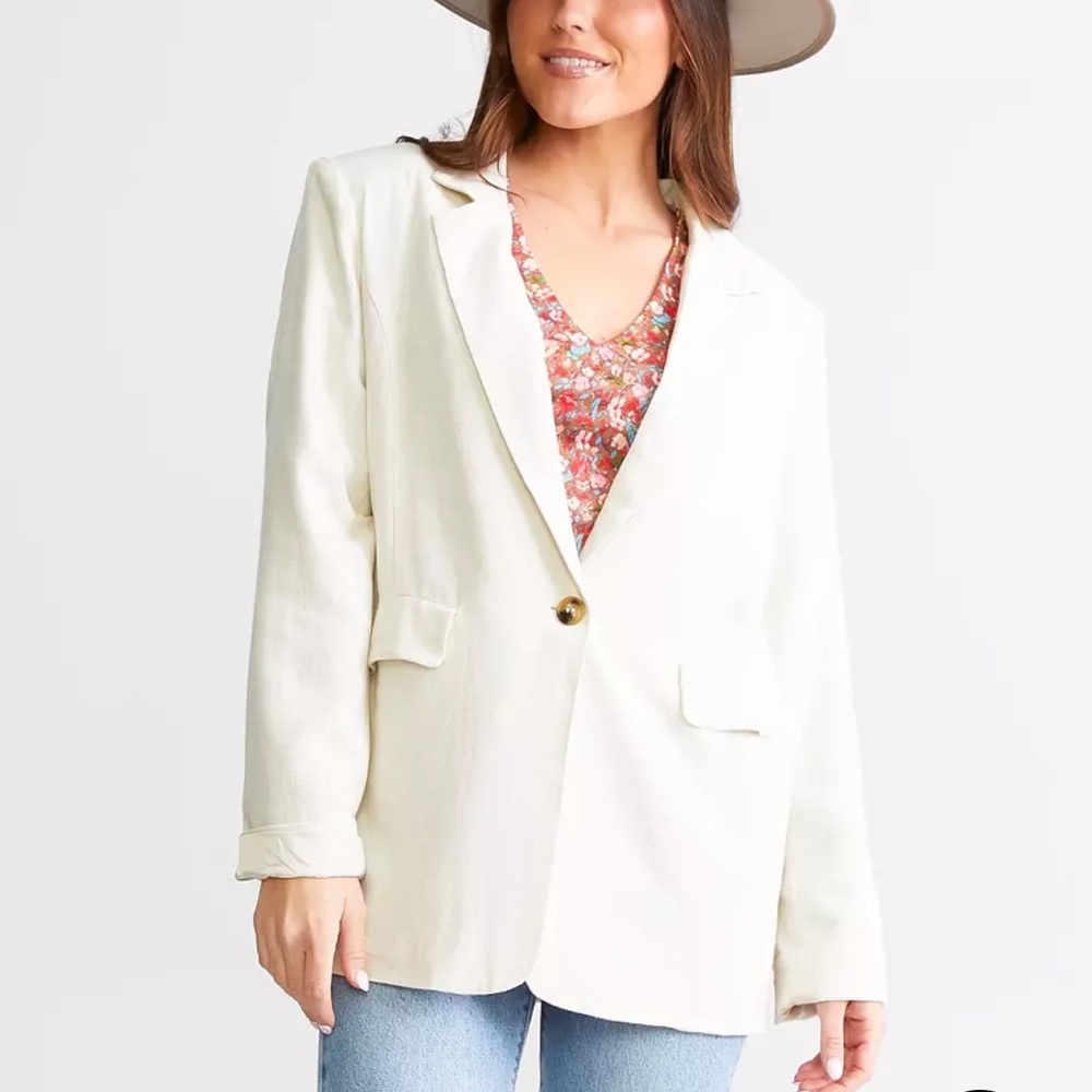 Buckle Blazer - Picture 2 of 7
